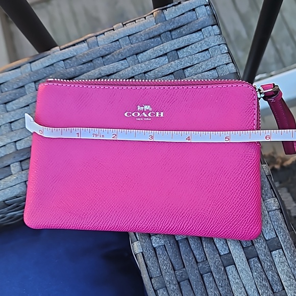 Coach Hot Pink Wristlet EUC - Picture 4 of 7